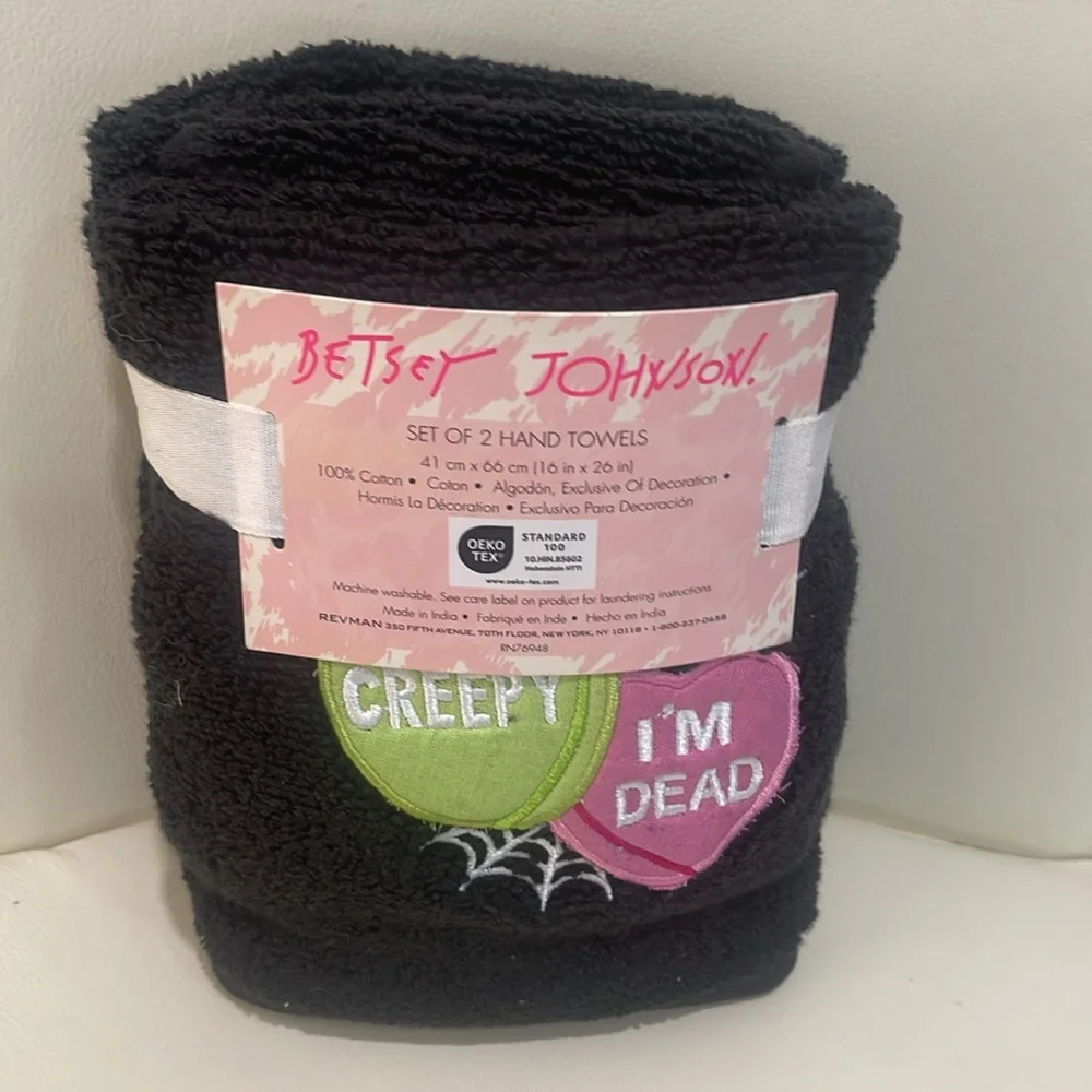 Betsey Johnson  Black/White/Green/Pink Halloween Set of 2 Hand Towels